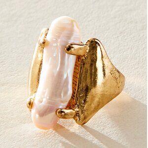 Free People Freshwater Pearl Ring Size 6 NWT